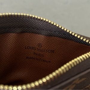 Louis Vuitton zipper wallet